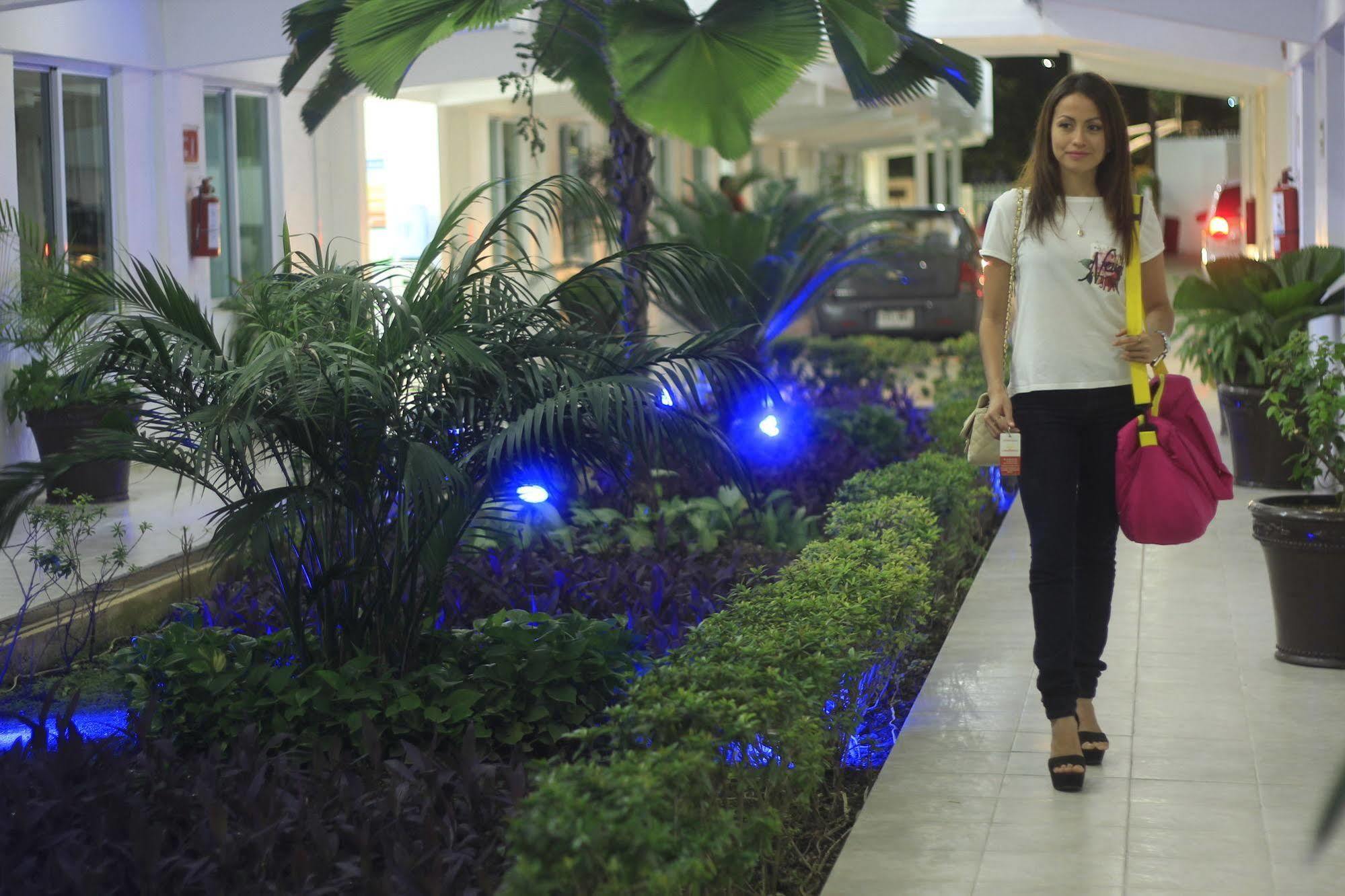 Hotel Casa Blanca Chetumal Kültér fotó